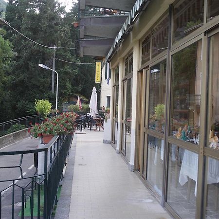 Hotel Ristorante Vittoria Dal 1920 Marzio Εξωτερικό φωτογραφία